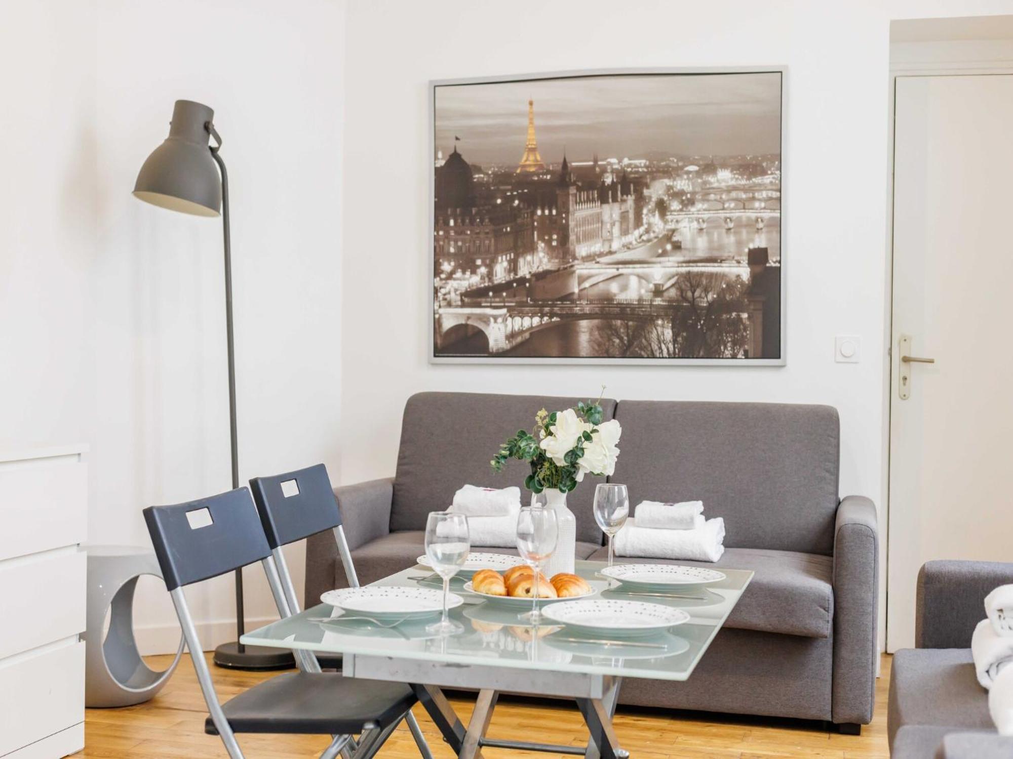 Lovely Near Eiffel Tower Apartment *